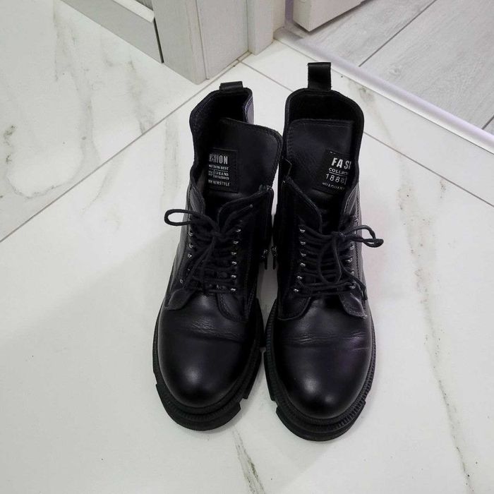 Жіночі зимові чорні ботильйони із шкіри Balance