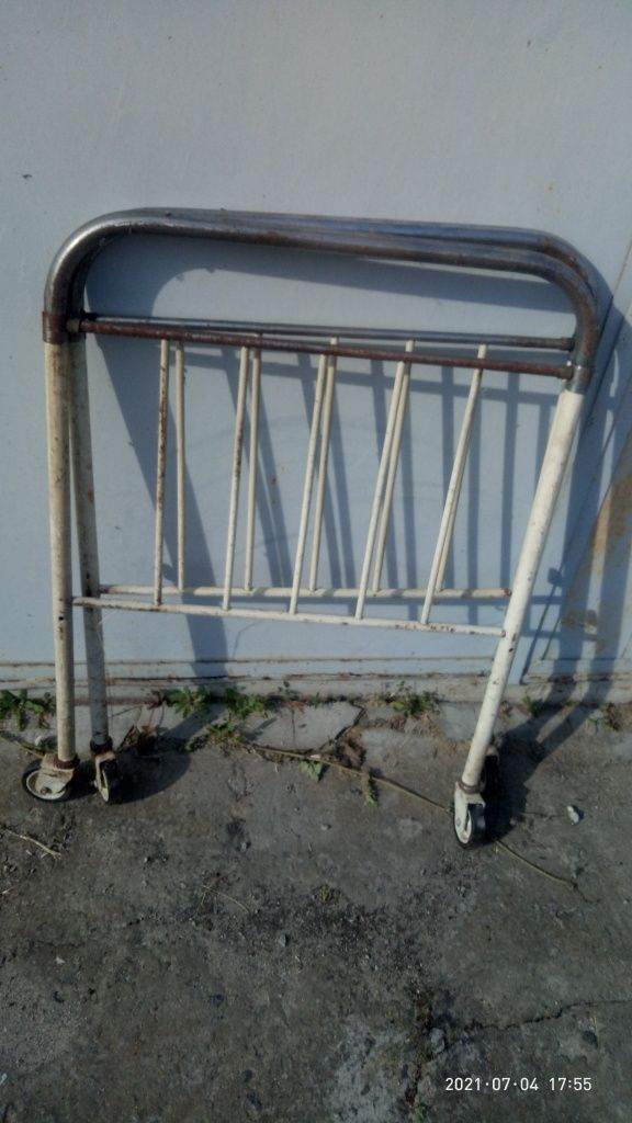 Ліжко для лежачих хворих