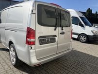 Задні двері розпашонка бампер боковина Vito w447 автозапчастини