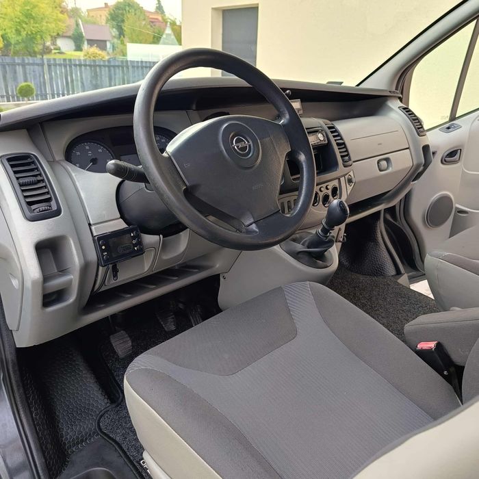 samochód Opel Vivaro long 2007r