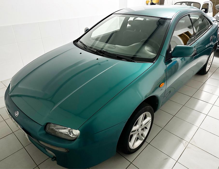 Mazda 323 F - Primeira mão