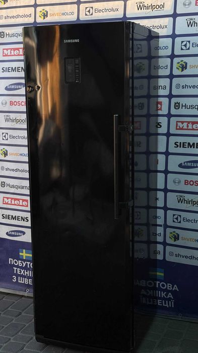 Морозильна камера б/в Samsung 180см Чорний No Frost #07490