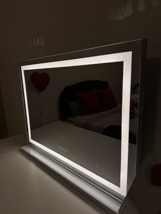 Vendo espelho de maquiagem com Led