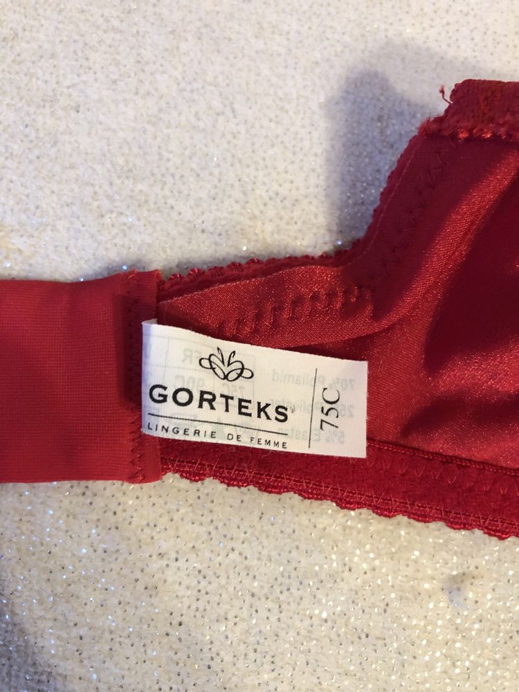 Komplet bielizny czerwony koronkowy biustonosz majtki Gorteks S 75C