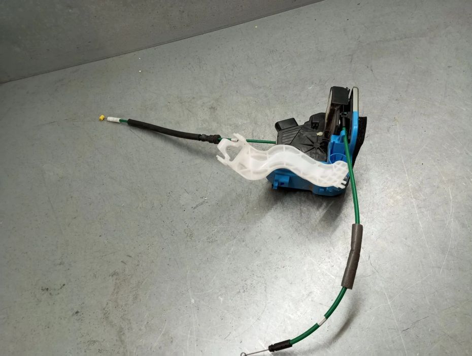 Fechadura / fecho porta trás direito HYUNDAI i30 (GD)