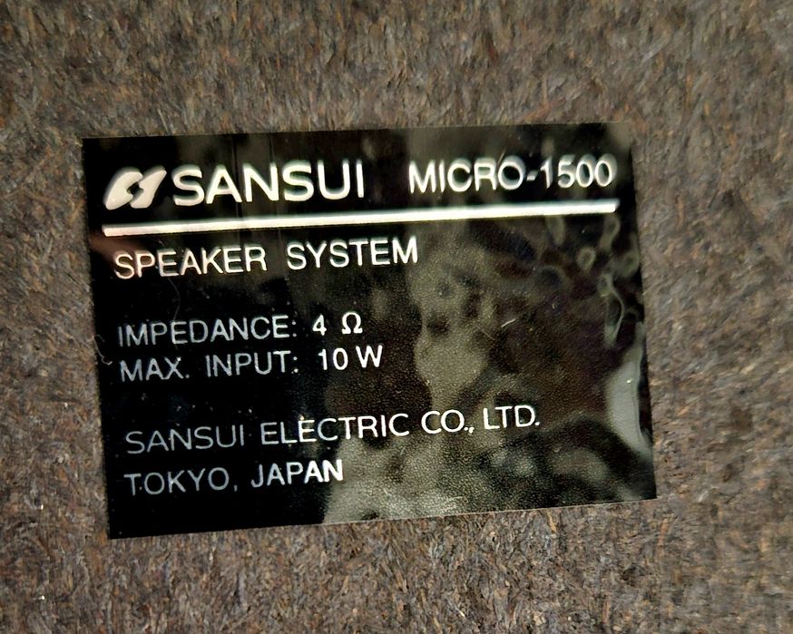 Japońska wieża z kolumnami Sansui