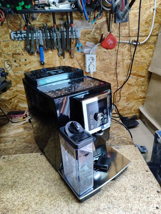 Кофемашина, ковомашина Delonghi ECAM 23.450 , 23,466, 23.463