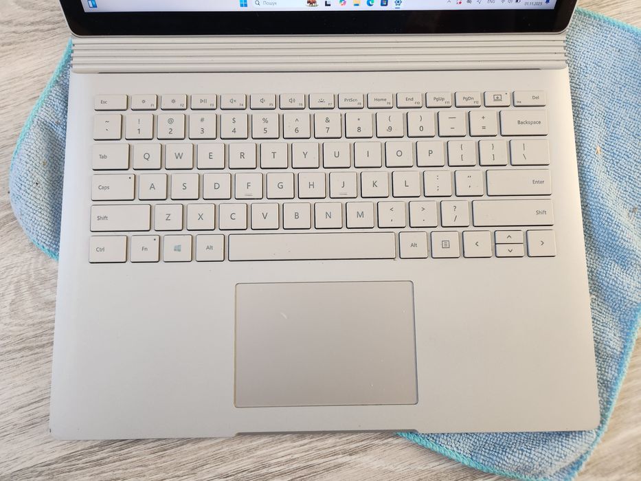 Microsoft Surface Book  13.5"_Core i7-8565U_8Gb 256gb+GeForce 1050 GTX