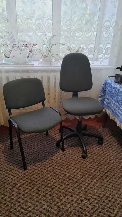 Стул офисный, темно серый