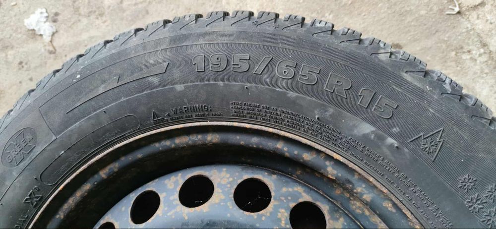 Felgi stalowe R15 z oponami Michelin – Golf V