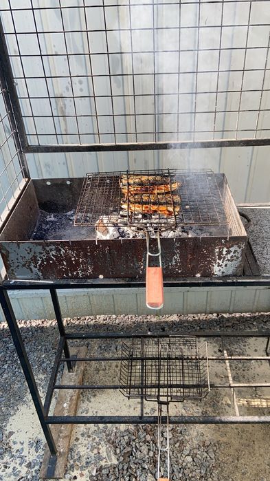 Продам мангал з кришею