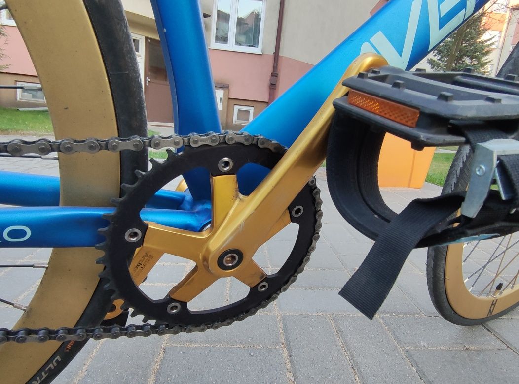 Rower ostre koło Aventon Mataro Low
