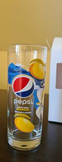 Nowa szklanka Pepsi