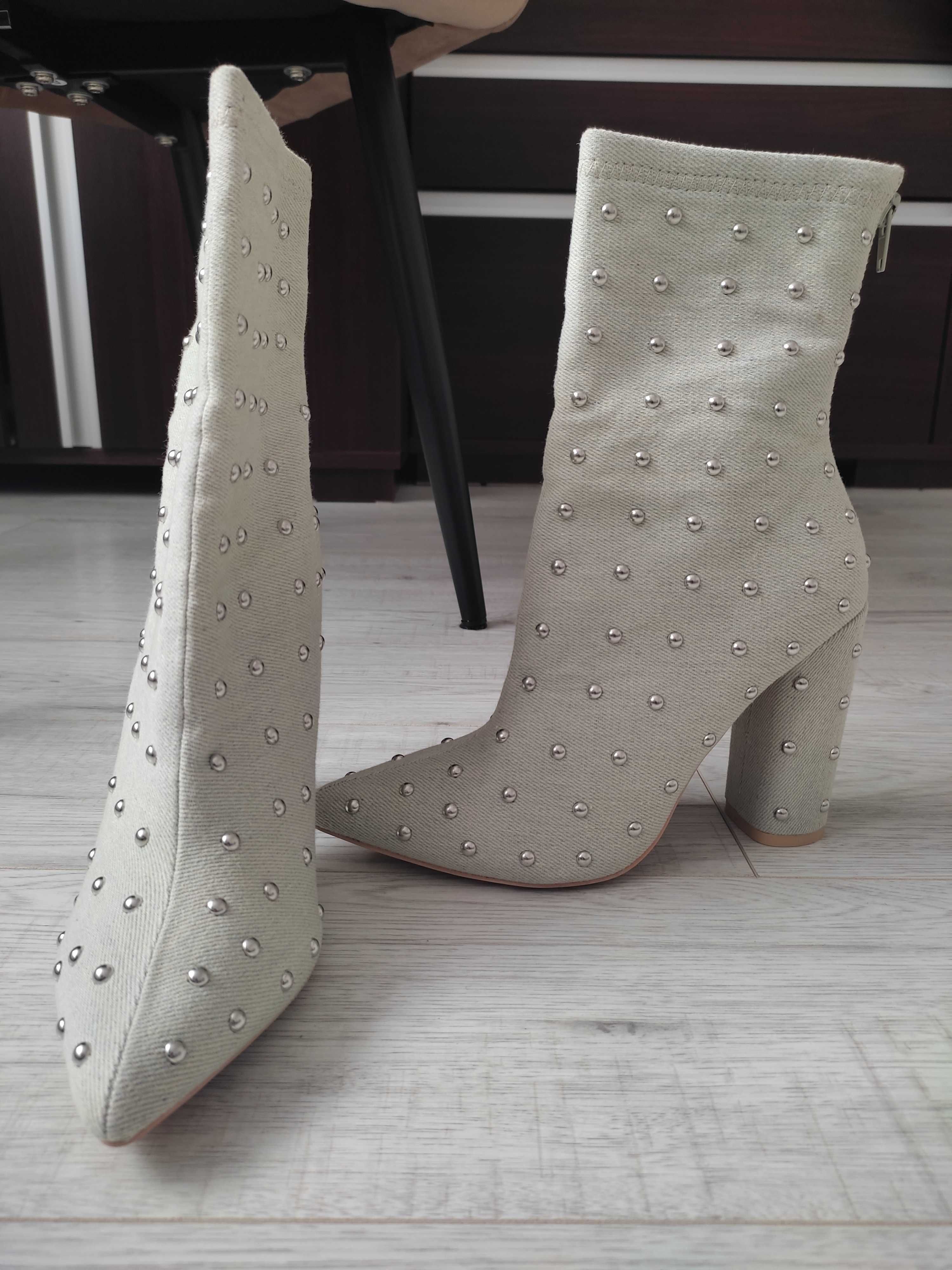 Botki na słupku z ćwiekami Missguided roz 39