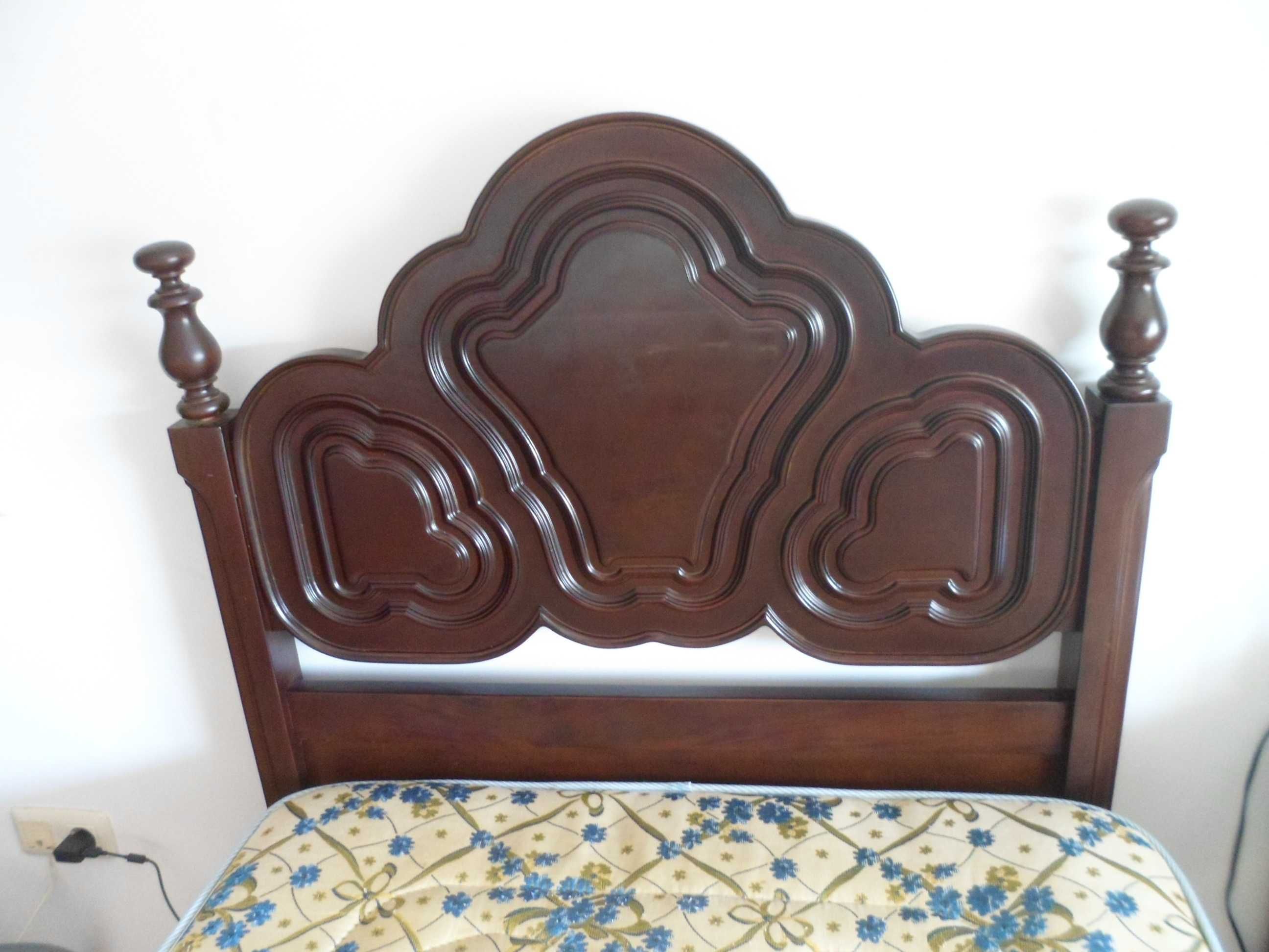 Cama de Solteiro madeira maciça