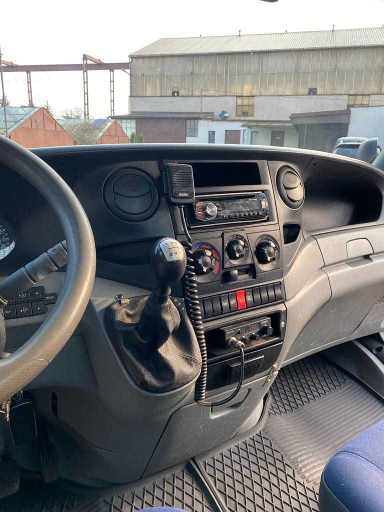 Iveco Daily 40C12 na bliźniaku z klapą