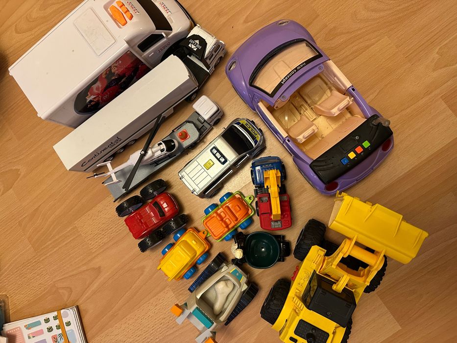 Duży zestaw samochodów bardzo dobry stan