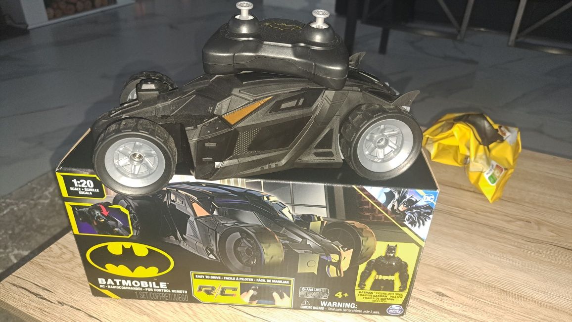 Sprzedam samochód zabawkę batmobile