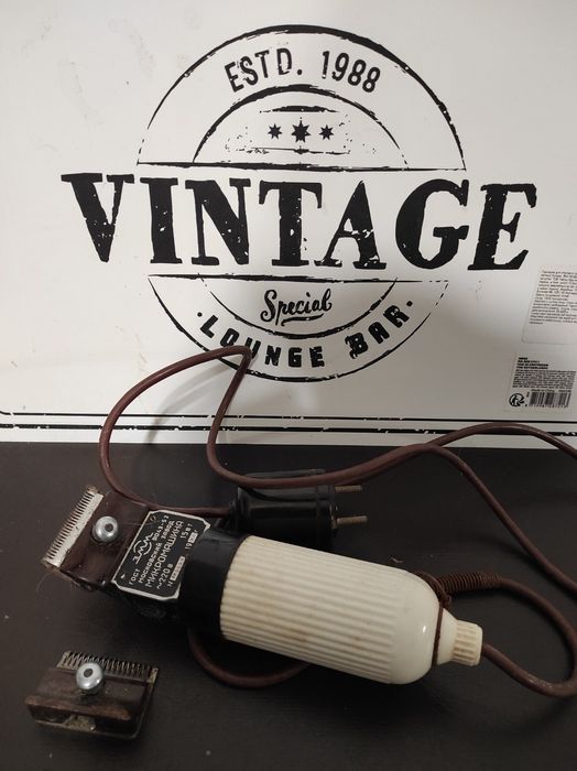 Машинка электрическая для стрижки волос. Микромашина. 1970 год. Винтаж