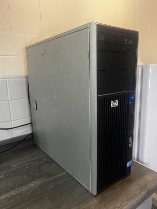 Gamingowy zestaw PC(Monitor, komputer, mysz i klawiatura)