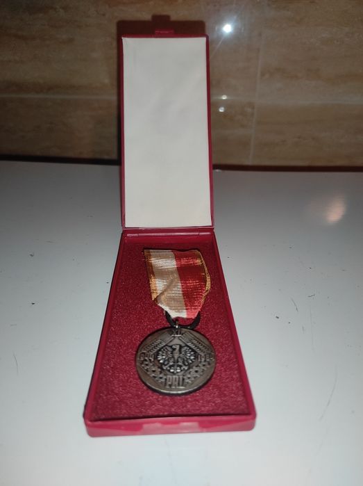 Medal PRL Walka Praca Socjalizm 1984