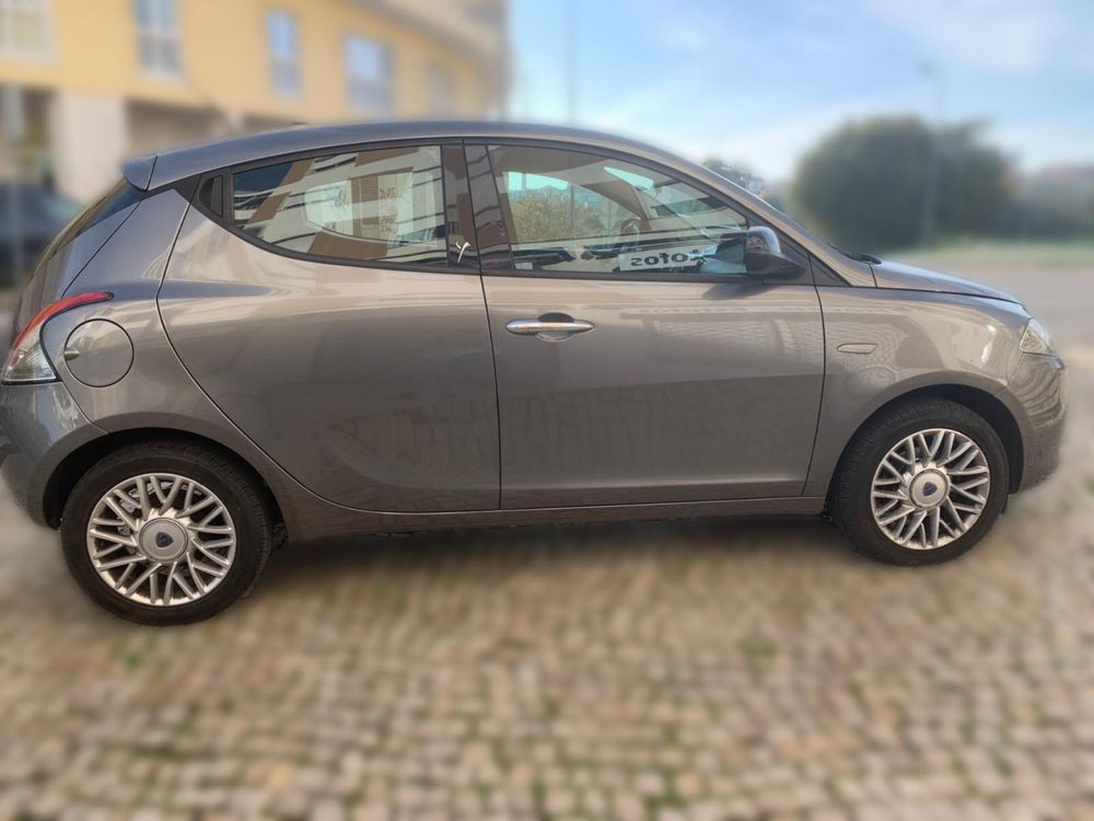 Lancia Ypsilon usado