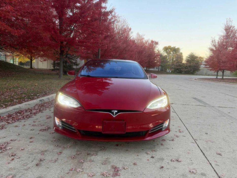Tesla Model S      2017