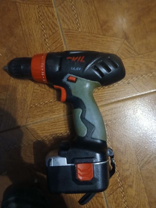 Máquina de apertar parafusos