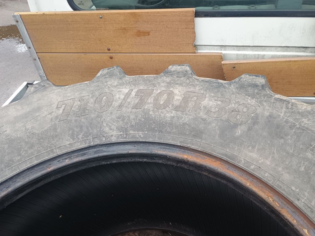 Opony 710/70 r38