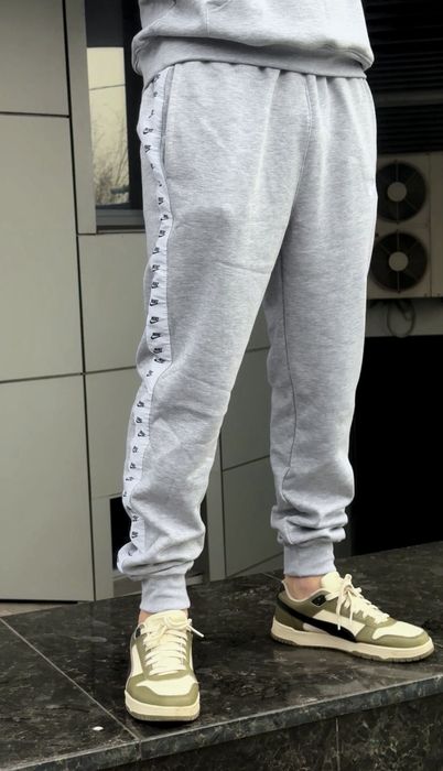 Nike оригінал на лампасах костюм із бірками новий на осінь-зиму С-ХЛ