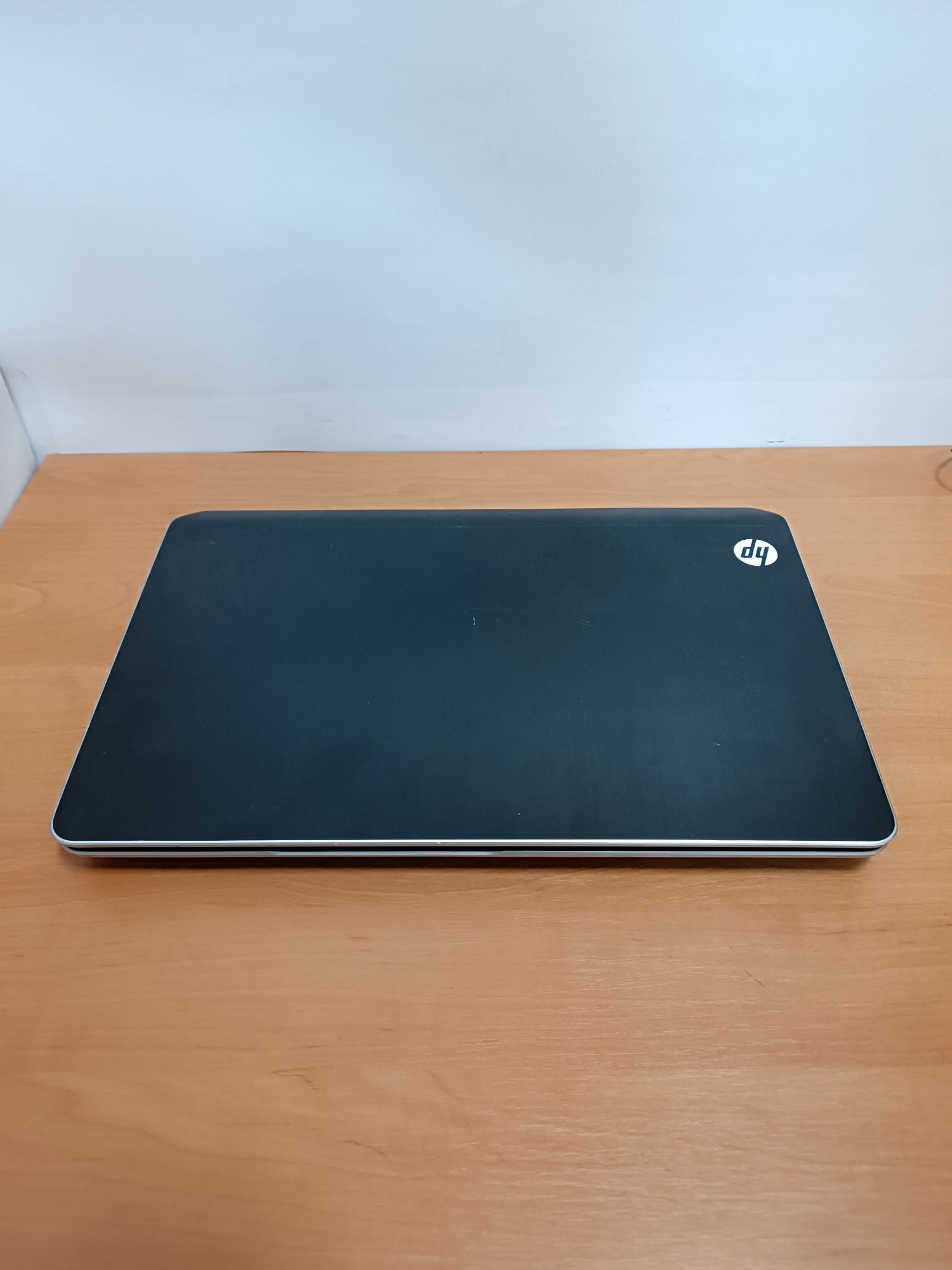Ноутбук HP i7 8 по 3.3Ghz 8GB SSD 256GB Geforce GT630m Подсветка Beats