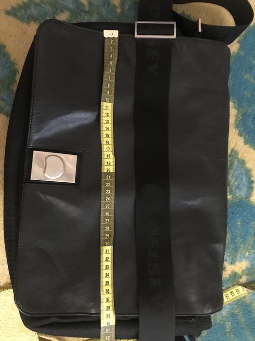 Мужская сумка Delsey для ноутбука и прочих вещей