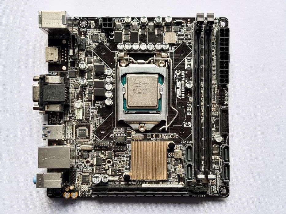 ASUS H110I-PLUS ITX + i5-6600 + 8GB DDR4 + Corsair CX450M