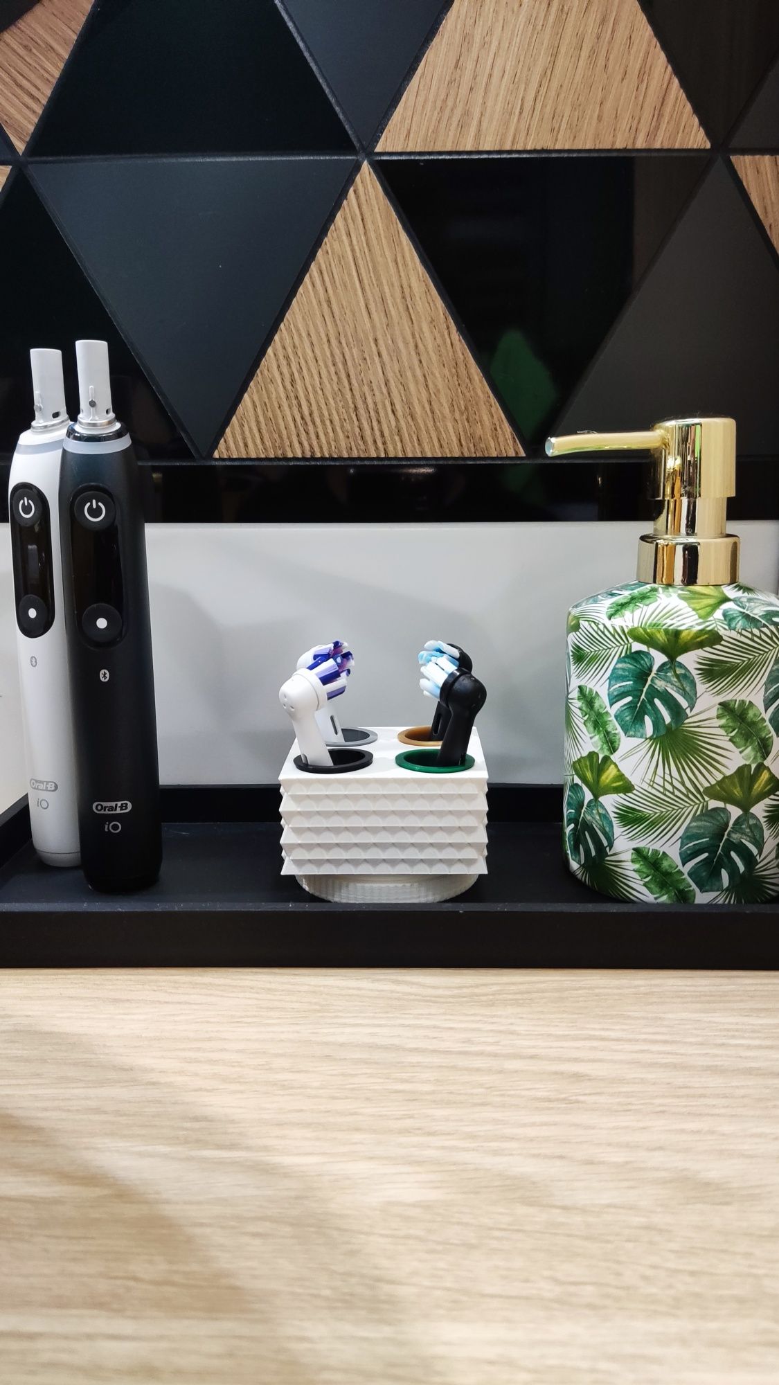 Pojemnik na szczoteczki elektryczne z drukarki 3D