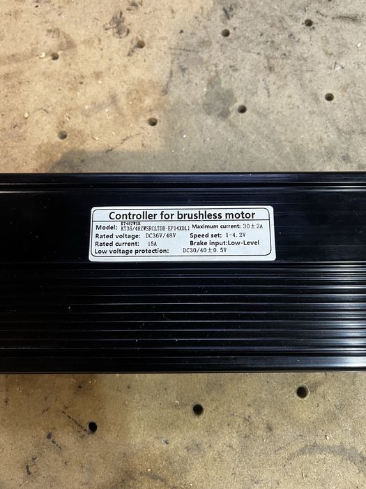 Sterownik KT36/48SVPRCLB 36-48V 30A (sinus) Czarny