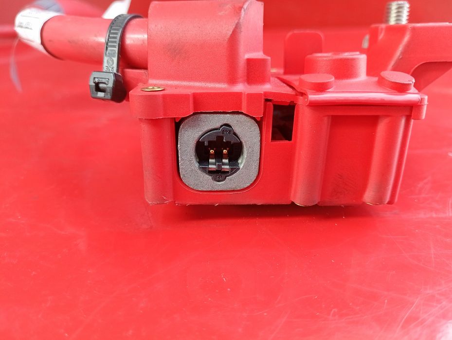 Клема акумулятора плюс BMW X3 F25 акумуляторная клема бмв х3 ф25 Шрот