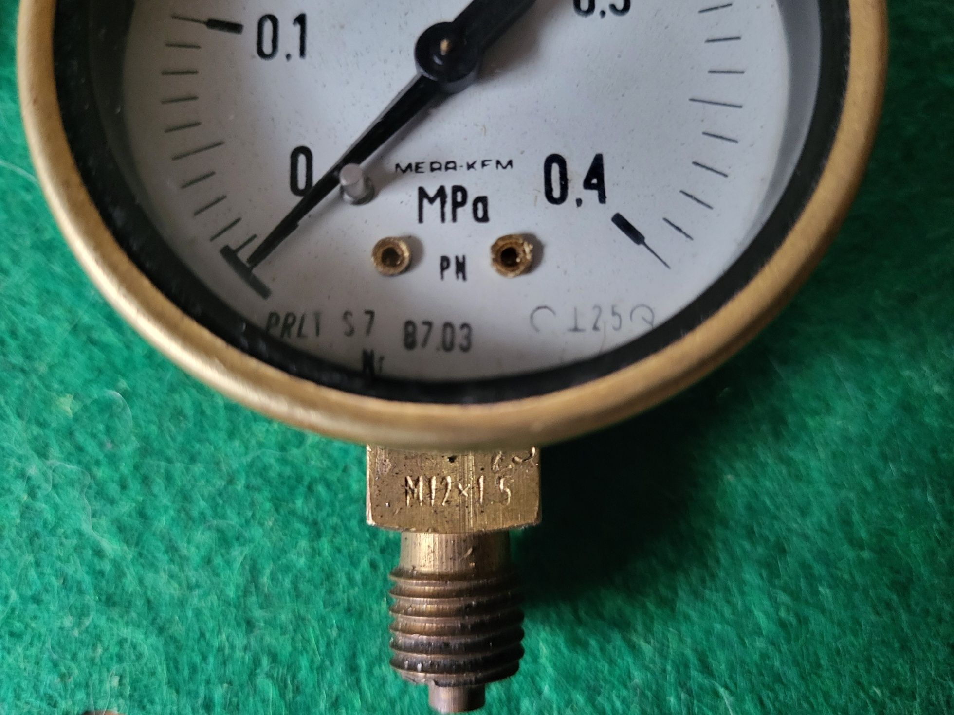 Manometr M60 zakres 0- 0,4 MPa