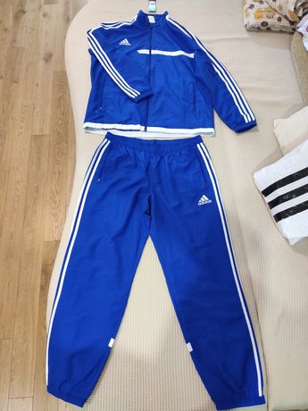 Спортивный костюм Adidas размер L