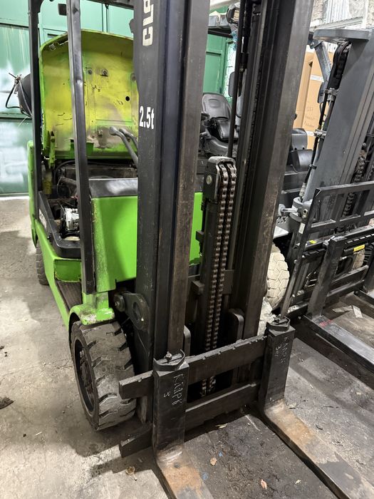 Автонавантажувач Klark 2,5