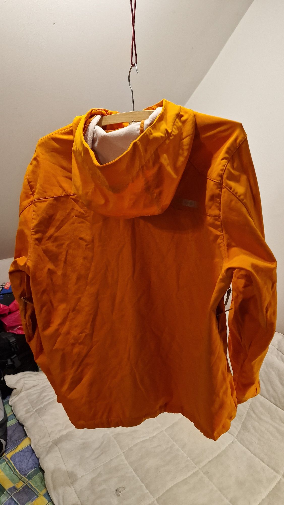 Piękna kurtka Helly Hansen  pomarancz L super