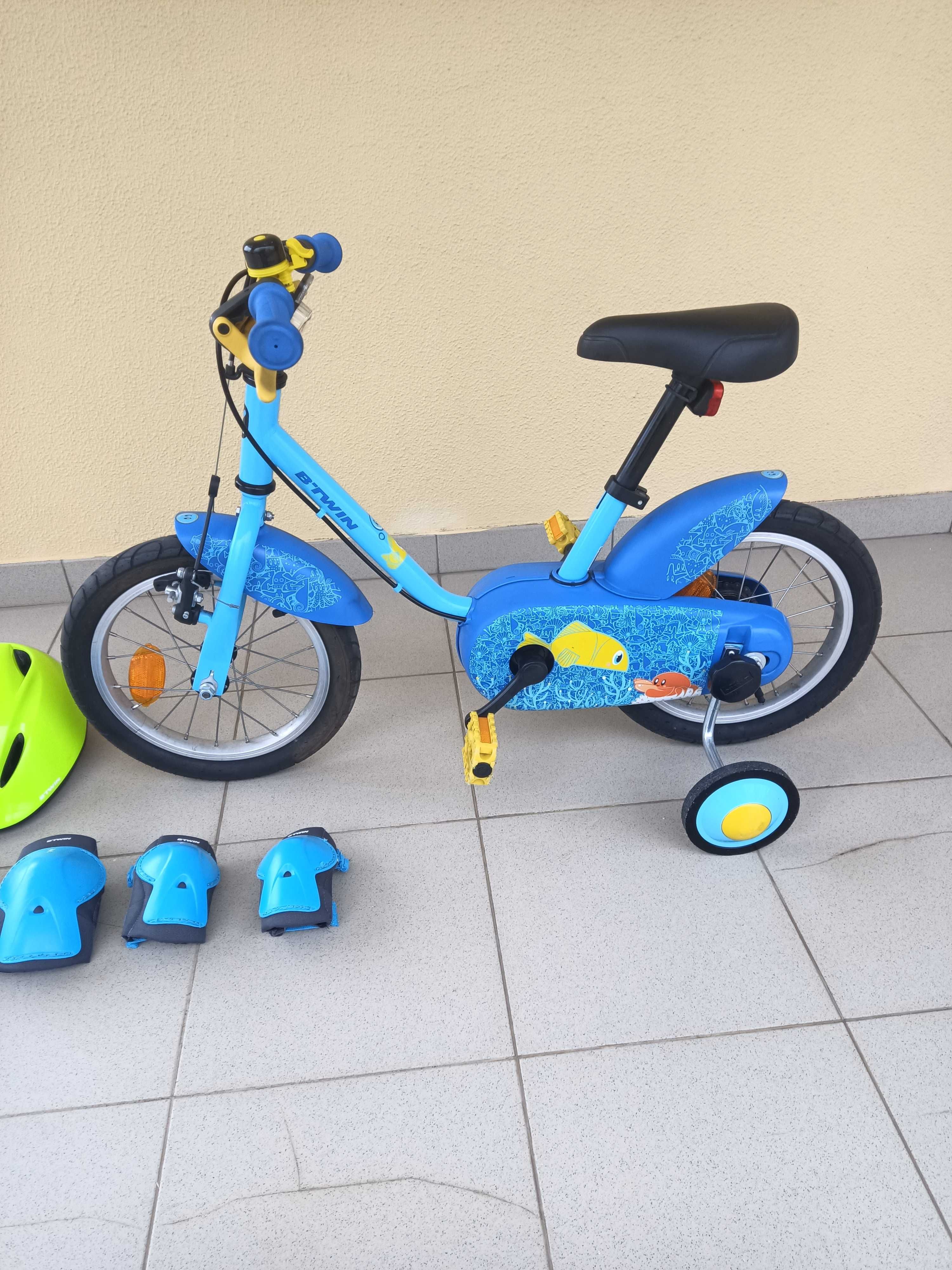 Conjunto de bicicleta de aprendizagem, capacetes e proteções