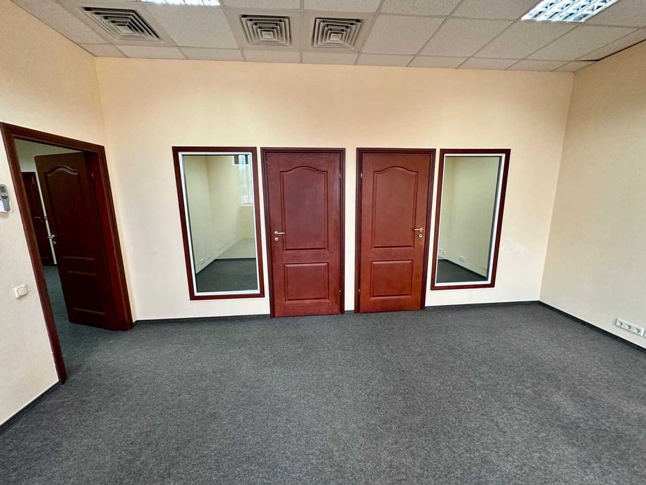 Аренда офиса в БЦ, 12 кабинетов, 250 м.кв., генератор, Подол