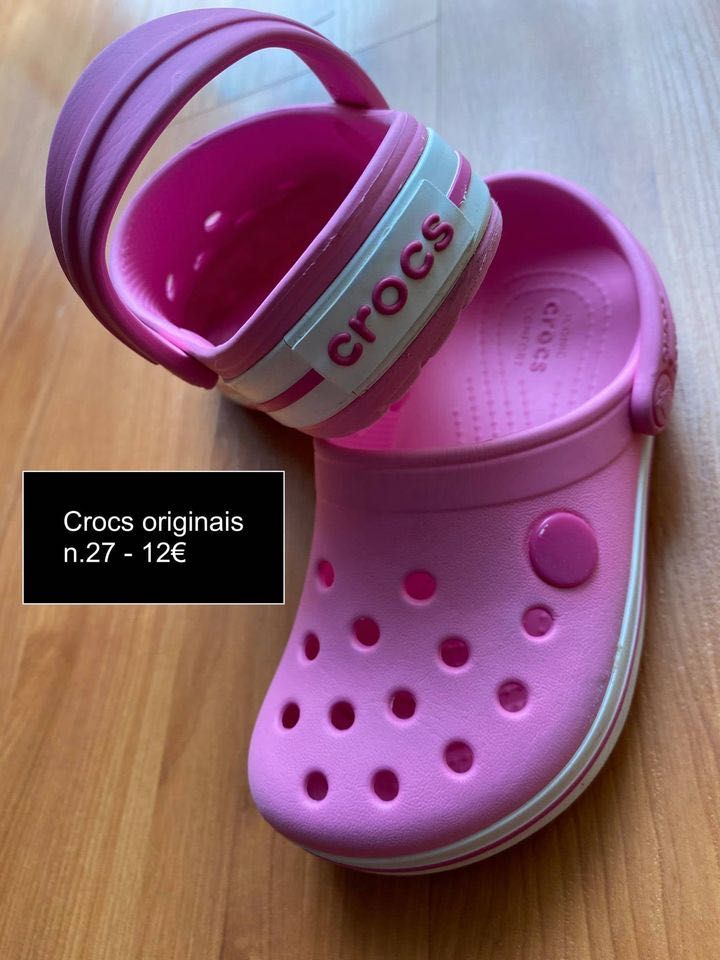 Crocs e Chinelos Criança Novos (vários tamanhos e modelos)