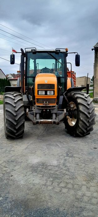 Sprzedam ciagnik Renault 130 Ps