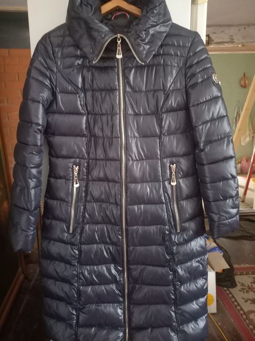 Продам зимние женское пальто.