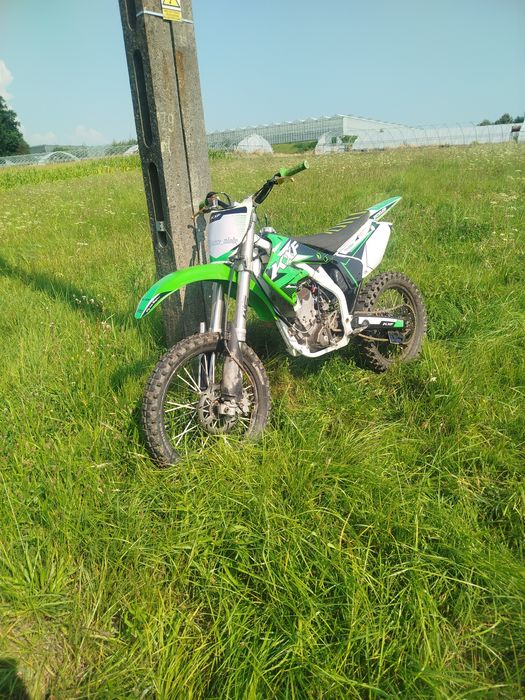 Kawasaki KX250F.