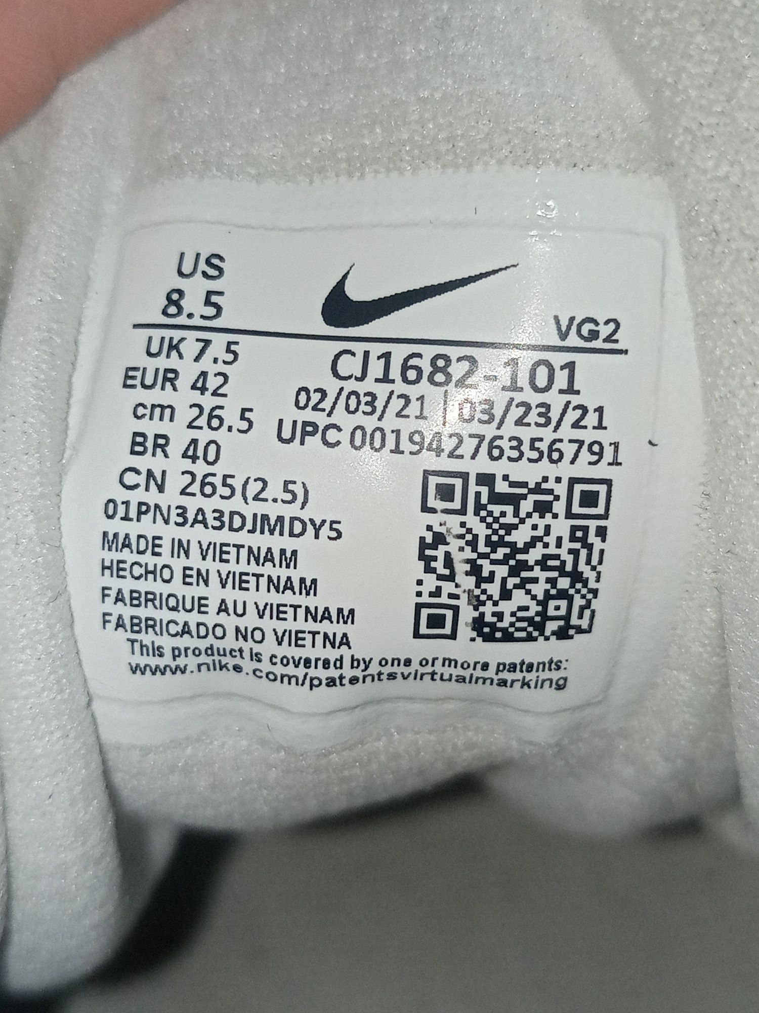 Кросівки Nike розмір 42 довжина стельки 26.5 см