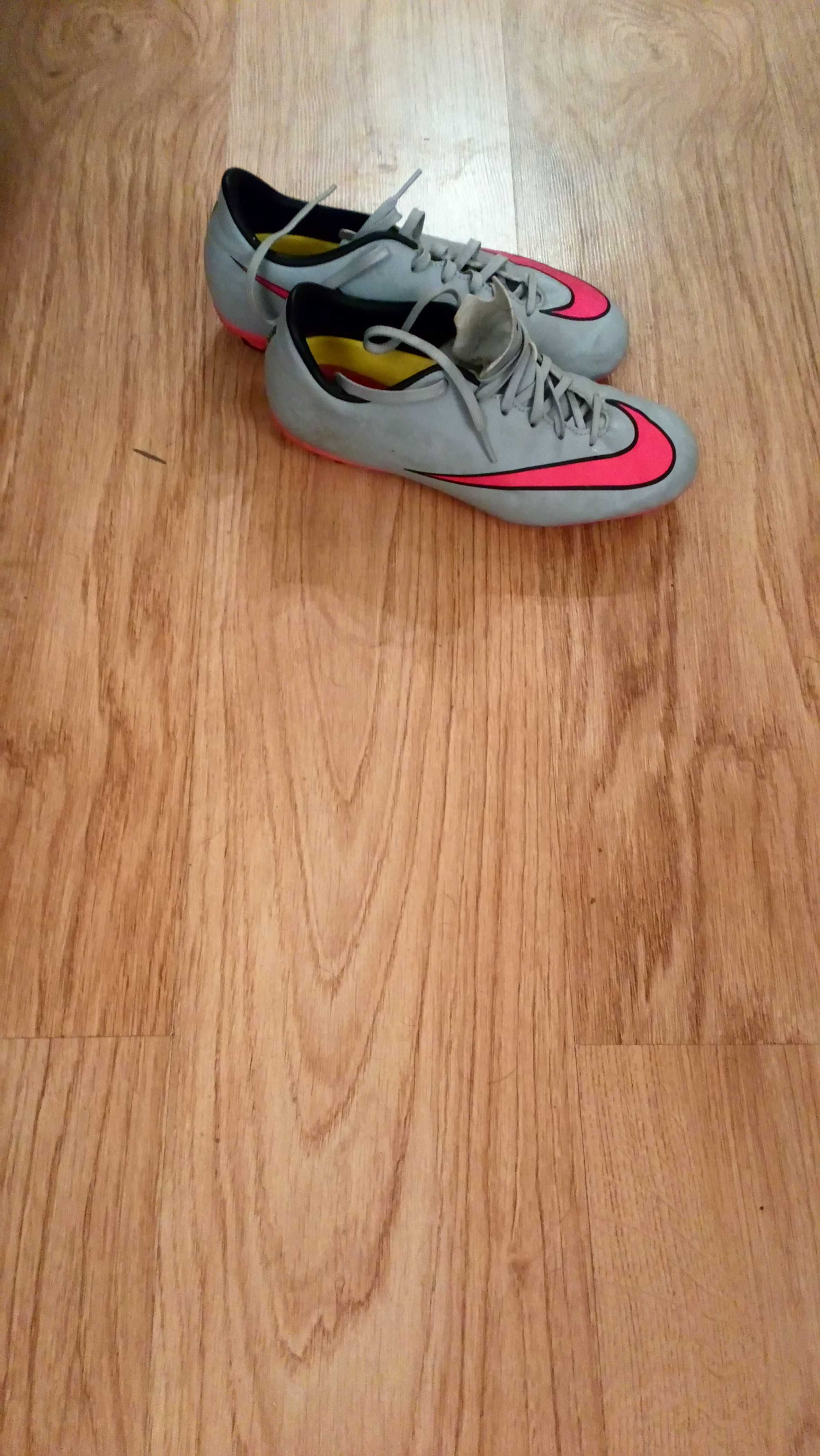 Buty piłkarskie korki nike tanio