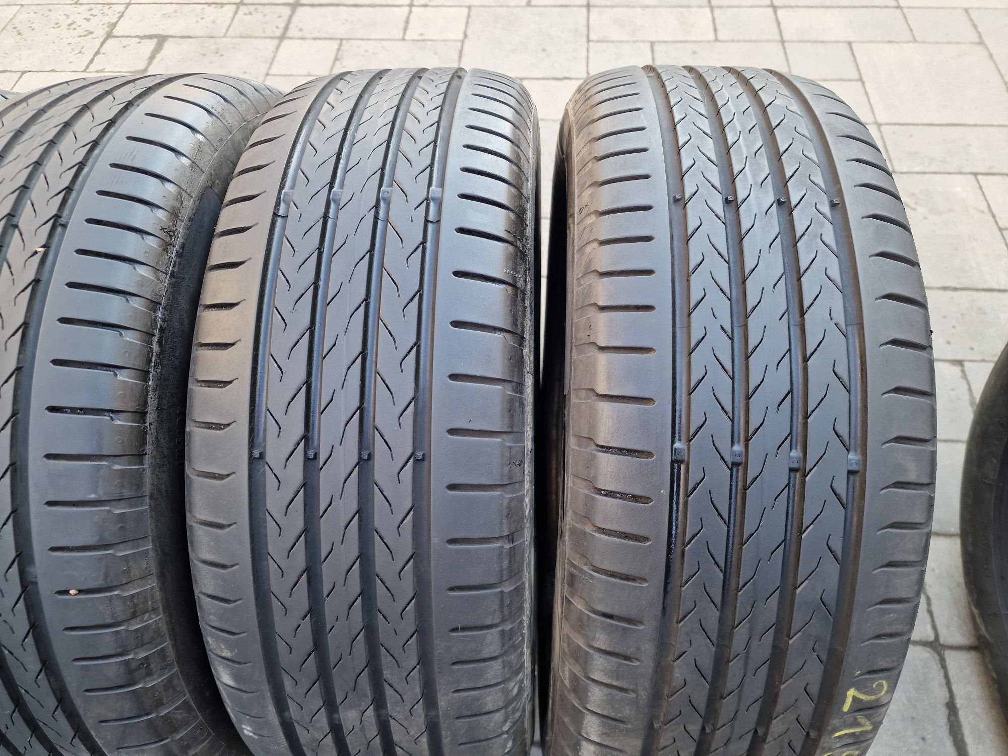 Летняя резина 215/55 R17 Continental Eco Contact