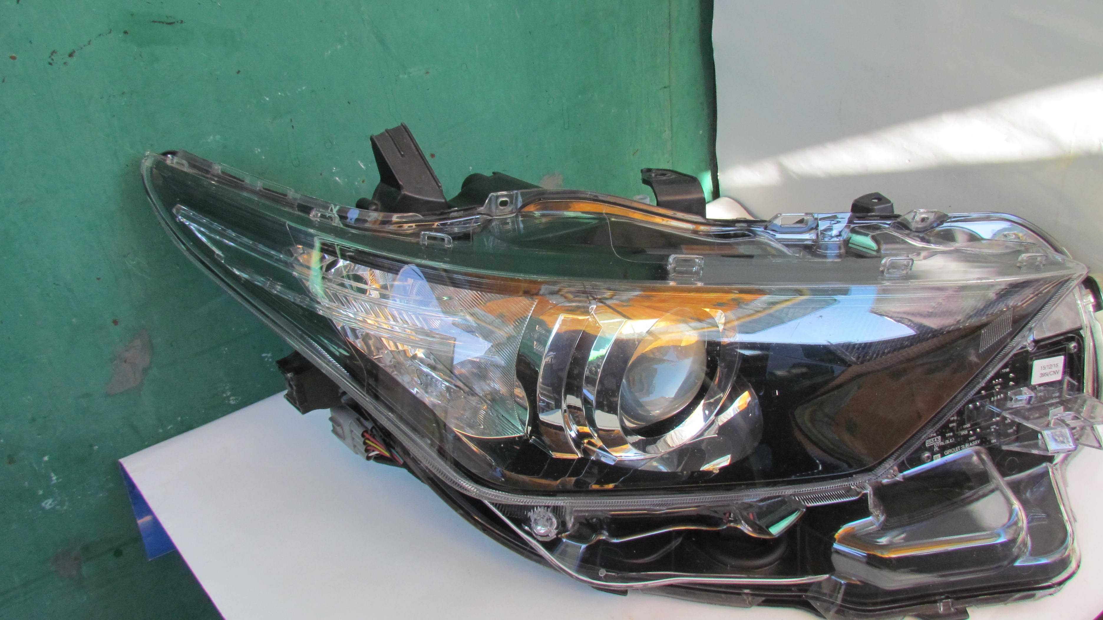 Фара Toyota Auris II Lift 81110-02K30.TOYOTA AVENSIS T27 H296HL-AE AFS